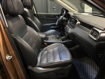 KIA Sorento - 4