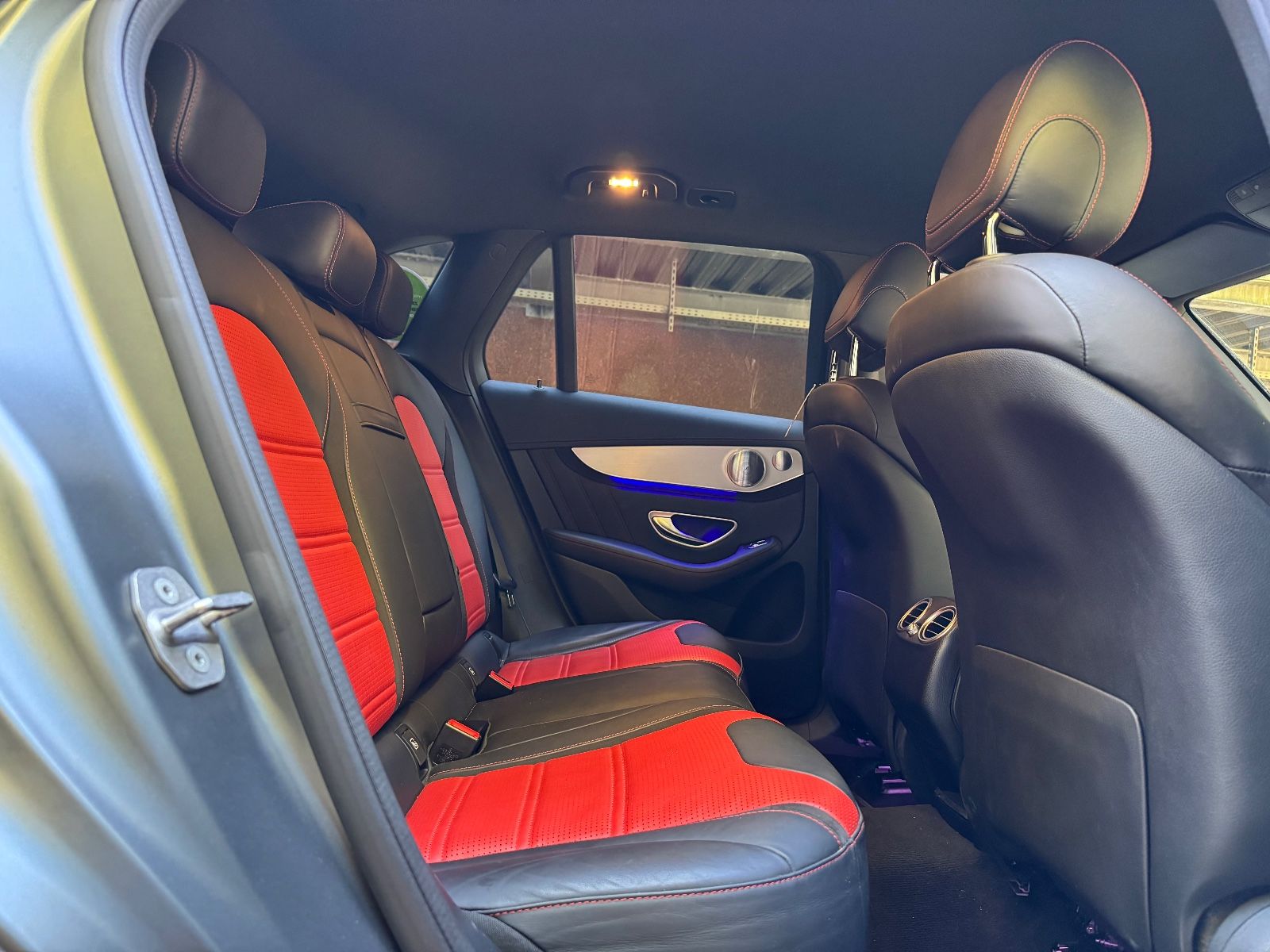 Fahrzeugabbildung Mercedes-Benz GLC 63 AMG 4Matic*BURMESTER*HEADUP*MEMO*LED*TEMP