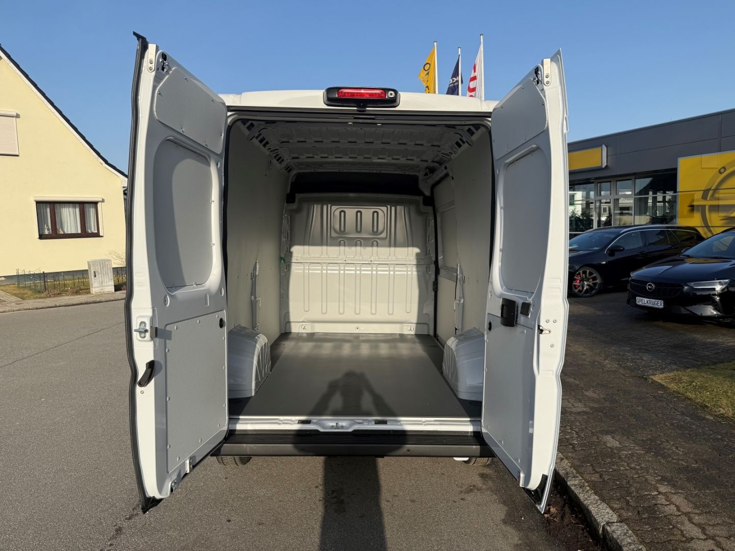 Fahrzeugabbildung Opel Movano Kasten H2 35 BlueHDI 140 Blue-HDI 3 2.2 C