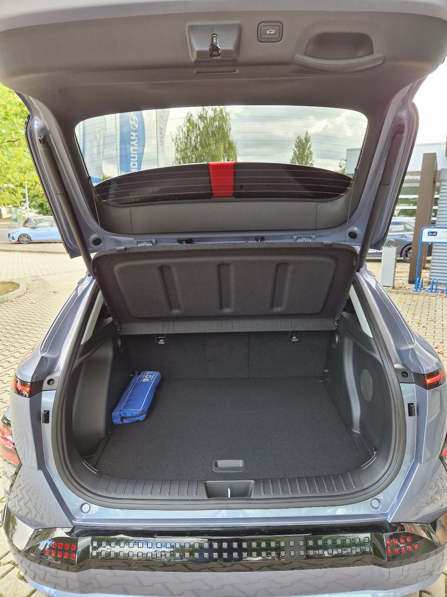 Fahrzeugabbildung Hyundai Kona Elektro SX2 PRIME 65,4kWh SitzP. LEDER BOSE