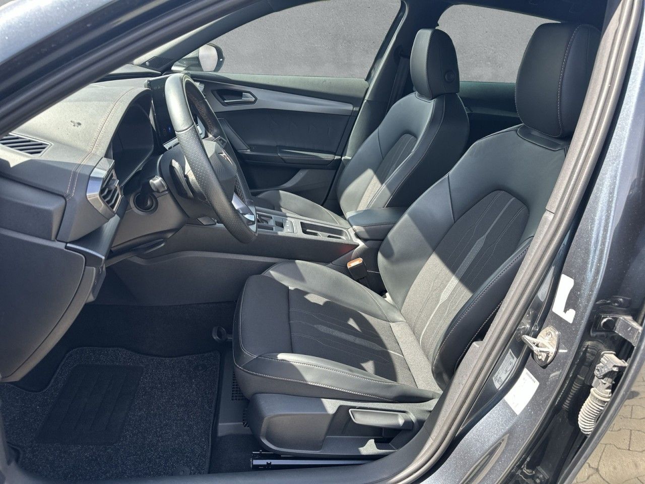 Fahrzeugabbildung CUPRA CUPRA Formentor 1.5 TSI 150PS DSG-Beats*Navi*CAM - mit KI generiert/bearbeitet
