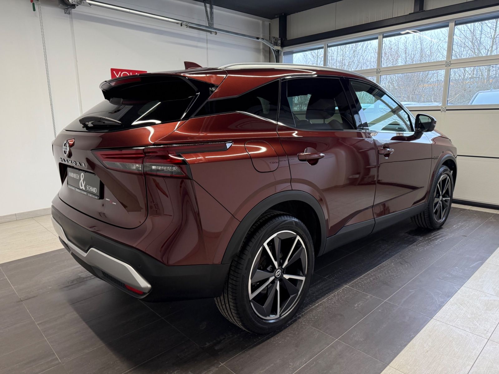 Fahrzeugabbildung Nissan Qashqai Tekna - Pano, HeadUp, Teilleder