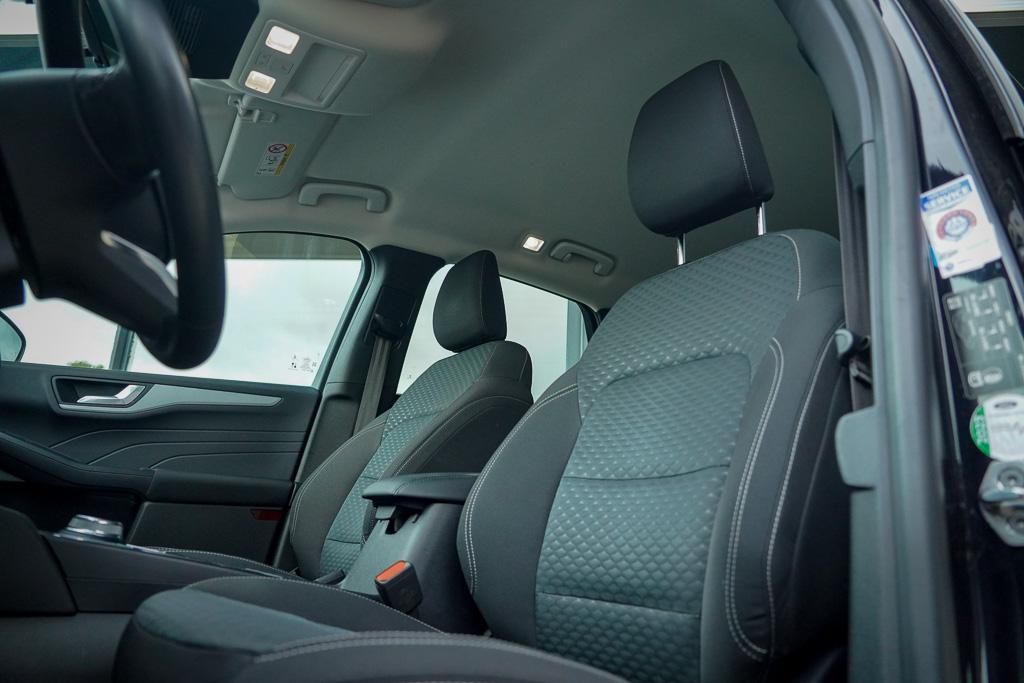 Ford Kuga 2.5 PHEV Titanium / Winter Pack / Zwart Met imagem 2