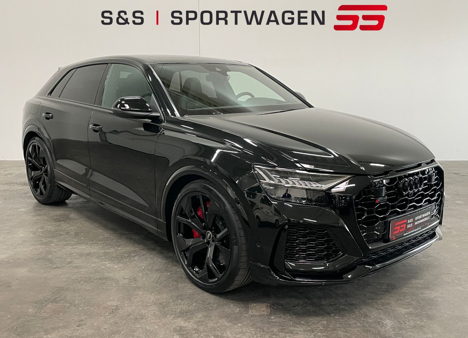 AUDI RSQ8*Keramik/V-MAX 305/Garantie/AHK/Standhzg*