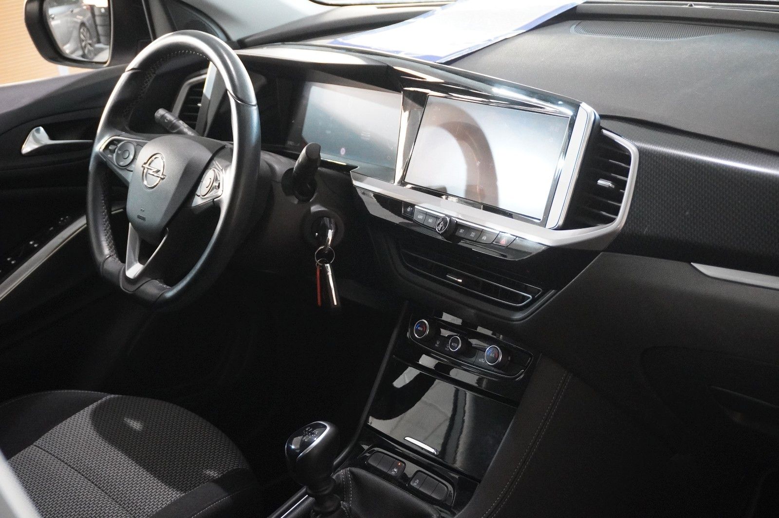 Fahrzeugabbildung Opel Grandland (X) 1.2T GS SPORT NAVI/LED/KAMERA/DAB+