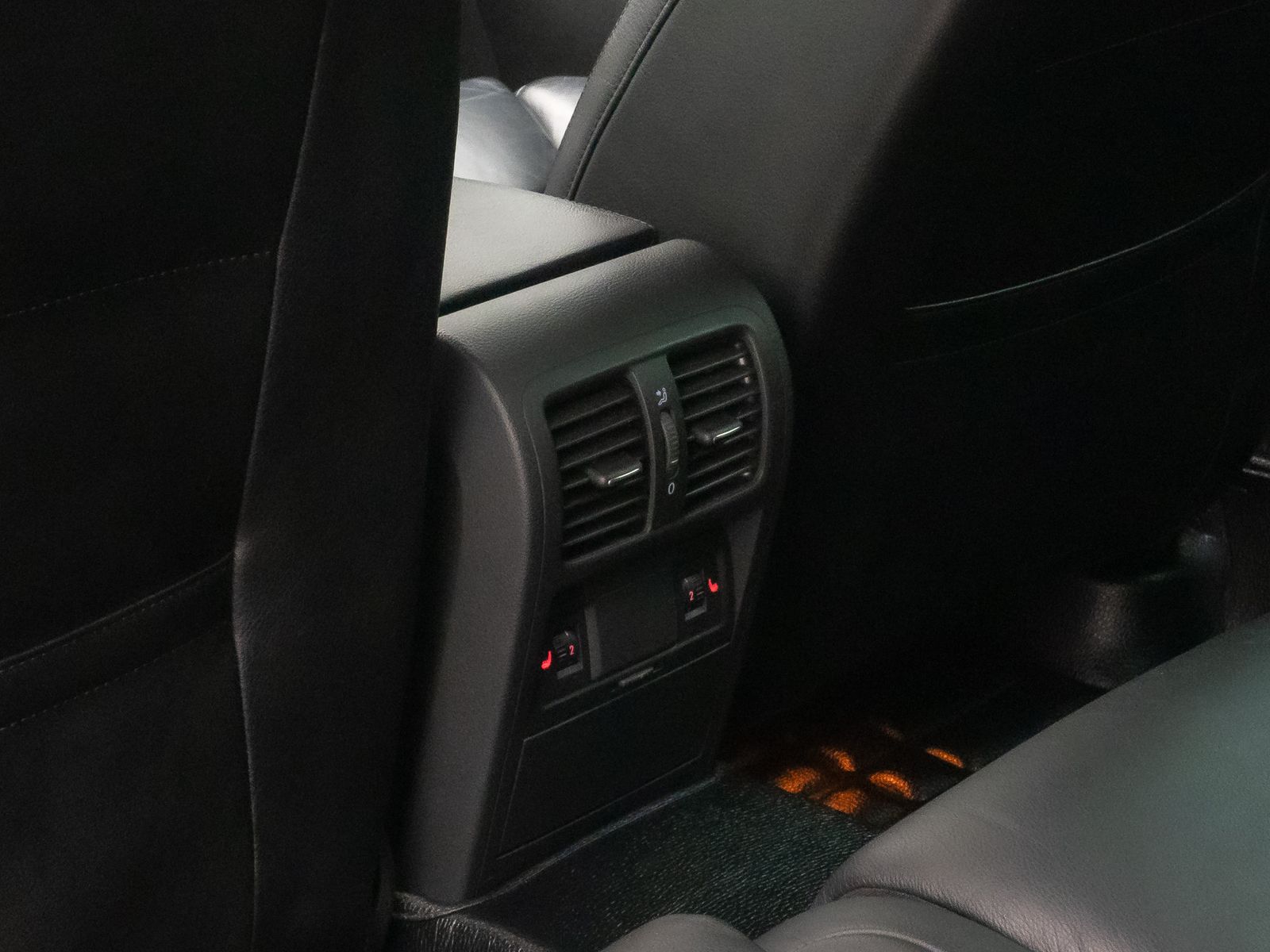 Fahrzeugabbildung Volkswagen Passat V6 FSI R-Line Edition Plus 4Motion AHK. K