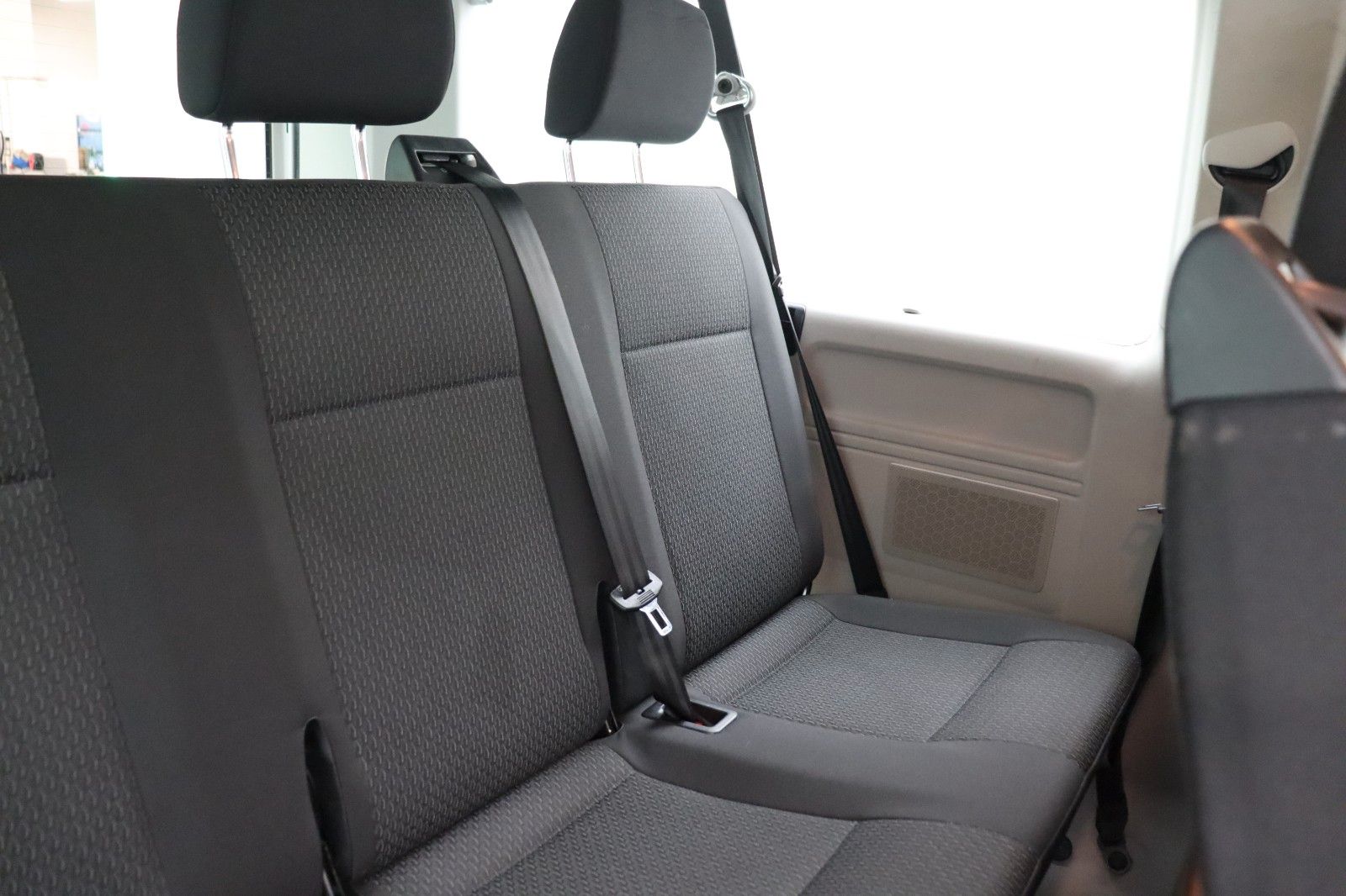 Fahrzeugabbildung Volkswagen T6 Caravelle 2.0 EcoProfi lang 2xSchiebetür