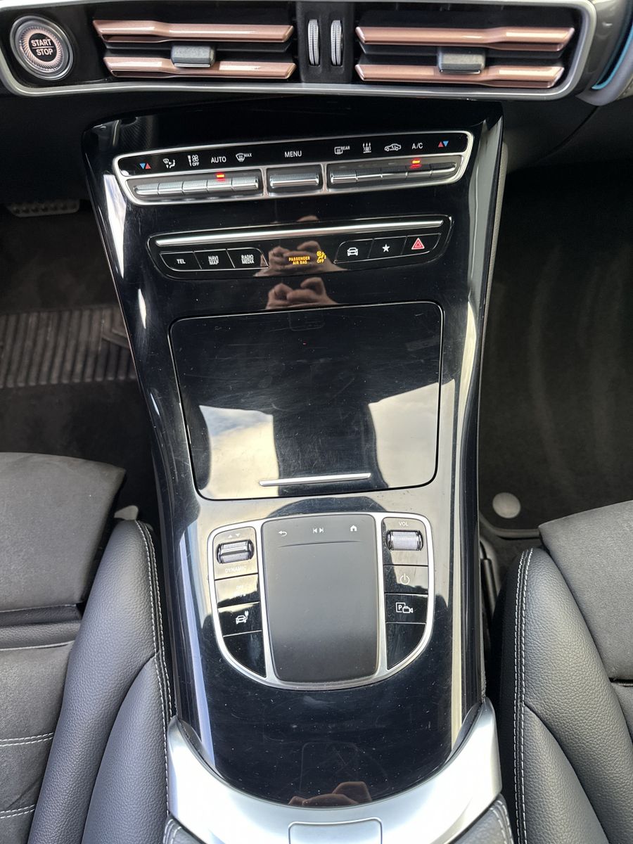 Fahrzeugabbildung Mercedes-Benz EQC 400 4Matic AMG-Line NAV+LED+19ZO+KEYLESS+1HD