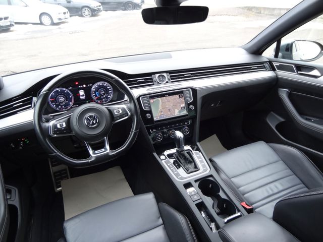 Fahrzeugabbildung Volkswagen Passat/Highline/2xR-Line/LED/Virtual/Kam/Leder/