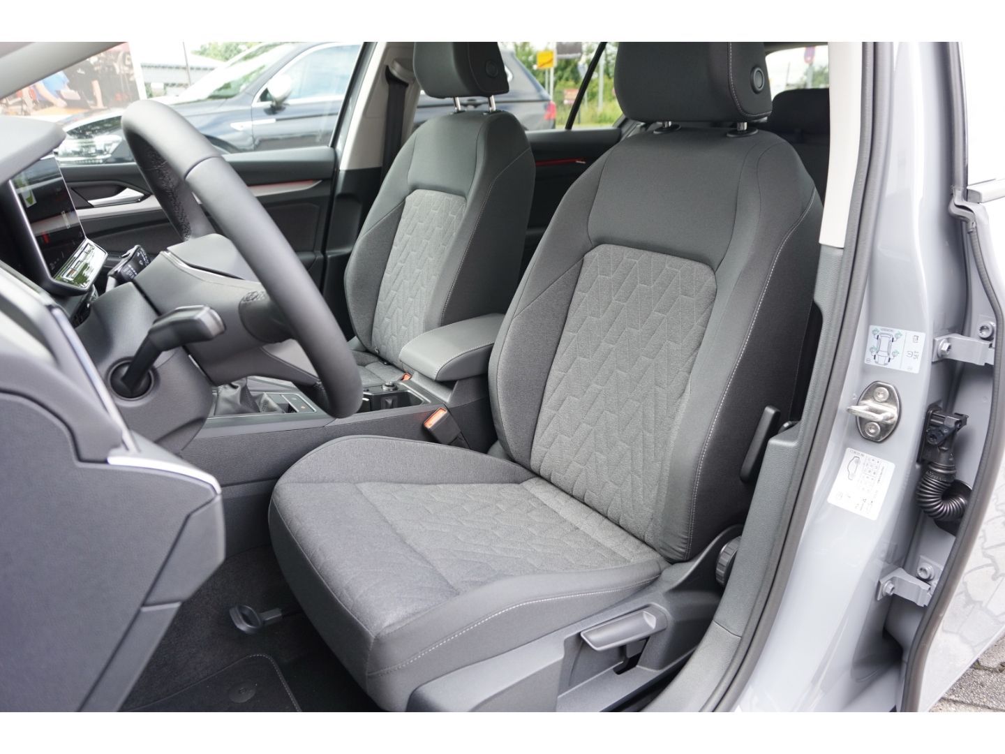 Golf VIII 1.5 TSI Life *AHK*PANO*ShZ*PDC*