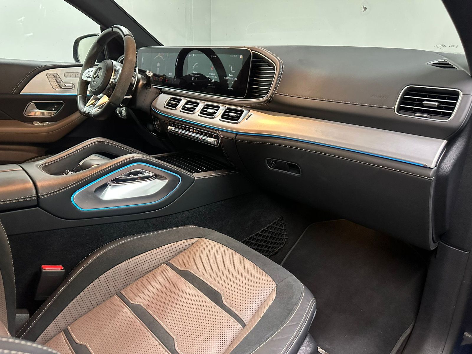 Fahrzeugabbildung Mercedes-Benz GLE 63 S 4MATIC+ *PANORAMA*NIGHT*VMAX*MULITBEAM*