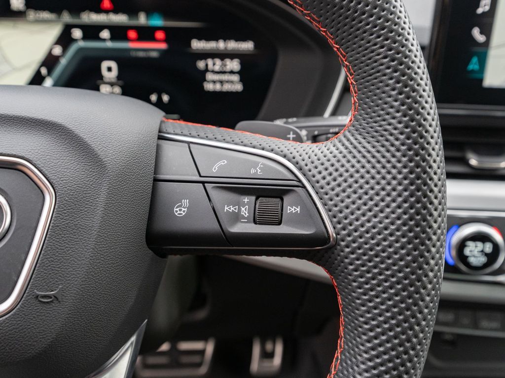 AUDI A4 2024