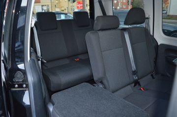Volkswagen Caddy IV 1.4 TSI DSG BMT 7-Sitzer AHKNaviSHPD
