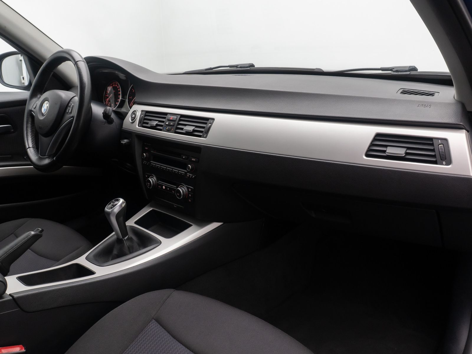 Fahrzeugabbildung BMW 318i Tempomat XenonPDC Komfort Sportsitz 17"WR