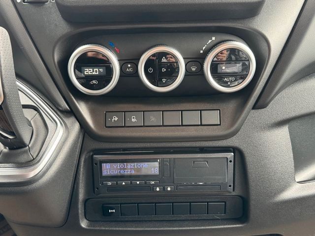Fahrzeugabbildung Iveco Daily 70C21
