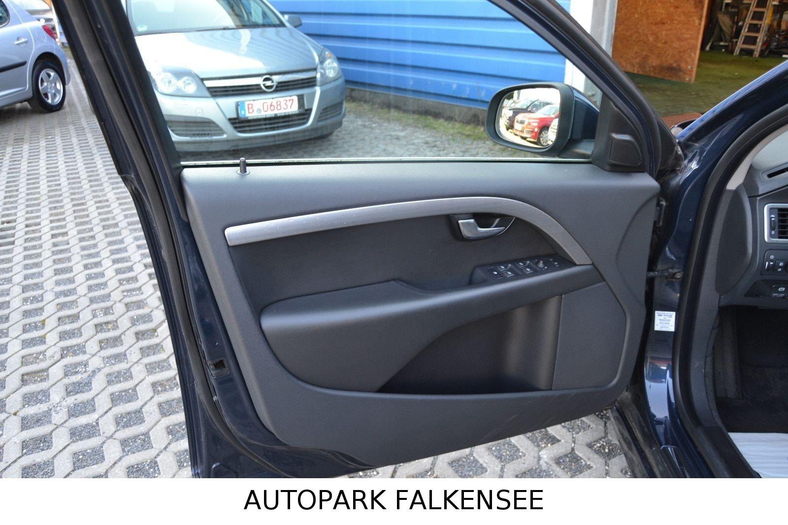 VOLVO V70 - 2.0T - 203 CV - BVA - HAYON ÉLECTRIQUE - TOIT OUVRANT