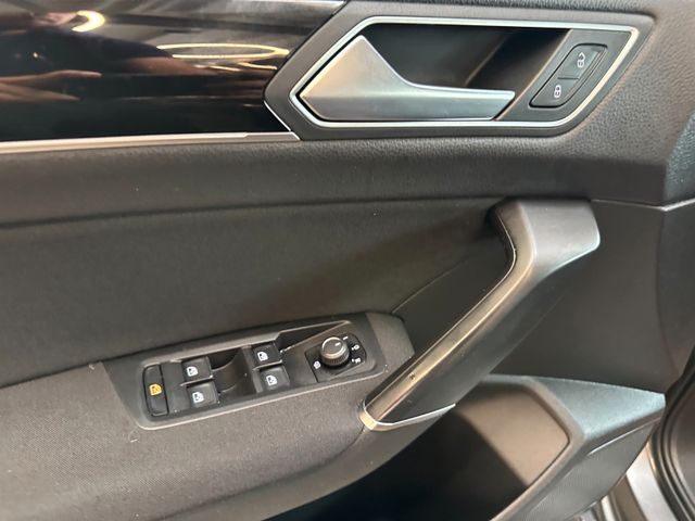 MYAUTOCENTER – Gebraucht- und Jahreswagen mit Werkstattservice in Pfaffenhofen Volkswagen Touran *AHK*ACC*PDC*3-Zonen*NAVI*1-HAND*