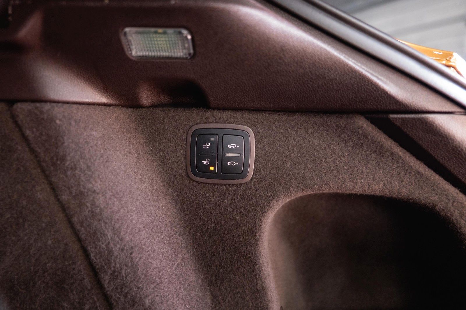 Fahrzeugabbildung Porsche Macan Turbo FENRIR | AURUM | CHRONO+ | LUFT | 21