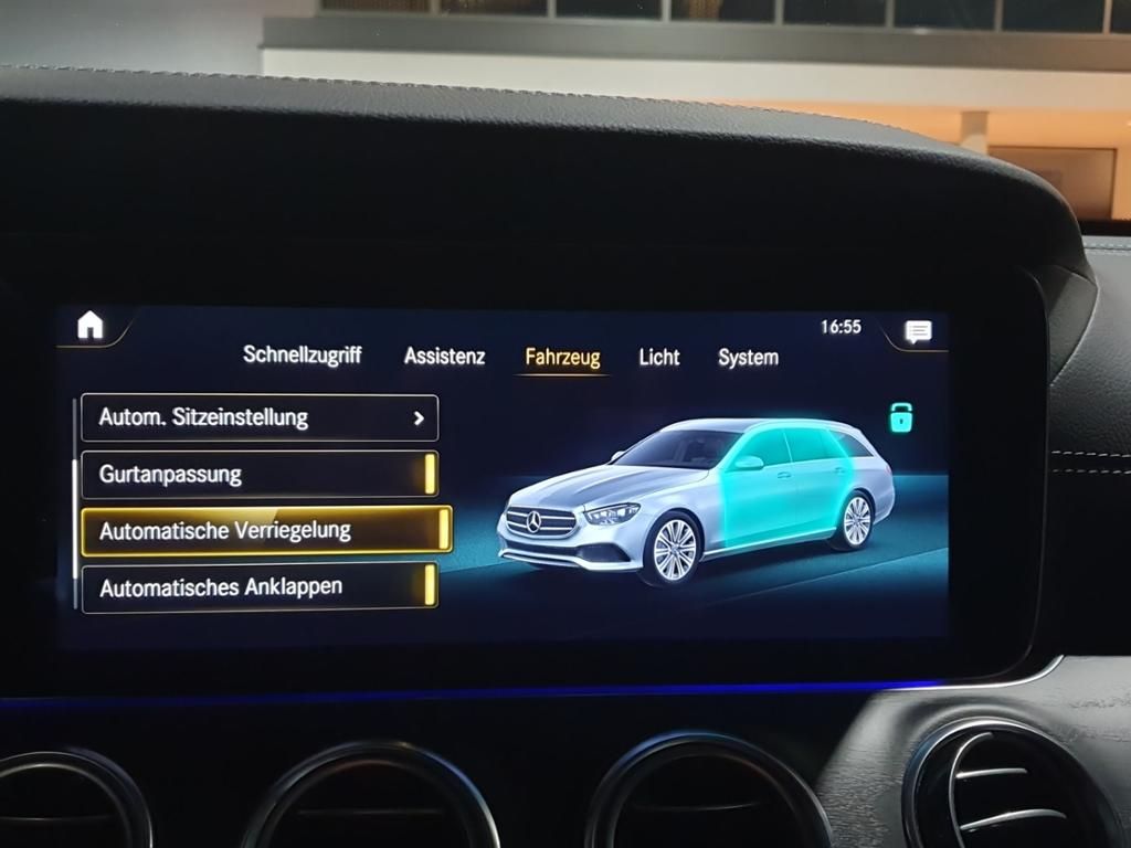 Fahrzeugabbildung Mercedes-Benz E 300 e T-Modell LED*HUD*Nav*MEMORY*Pano*PDC*360