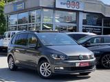 Volkswagen Touran Comf. 2.HAND*Leder-Braun*Kamera*Pano*Navi - VW Touran Gebrauchtwagen in Kiel