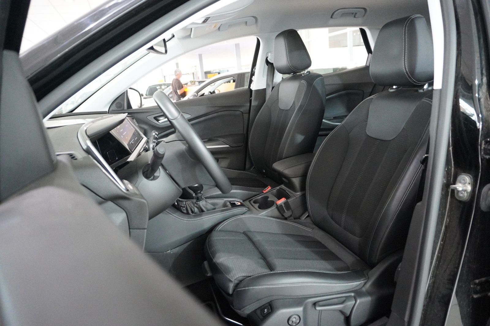 Fahrzeugabbildung Opel Grandland (X) 1.2T GS SPORT NAVI/LED/VIRT./DAB+