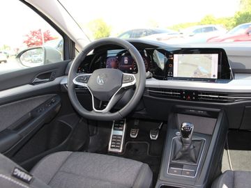 Volkswagen Golf VIII 1.5 TSI Life Move KLIMA LED NAVI ALU
