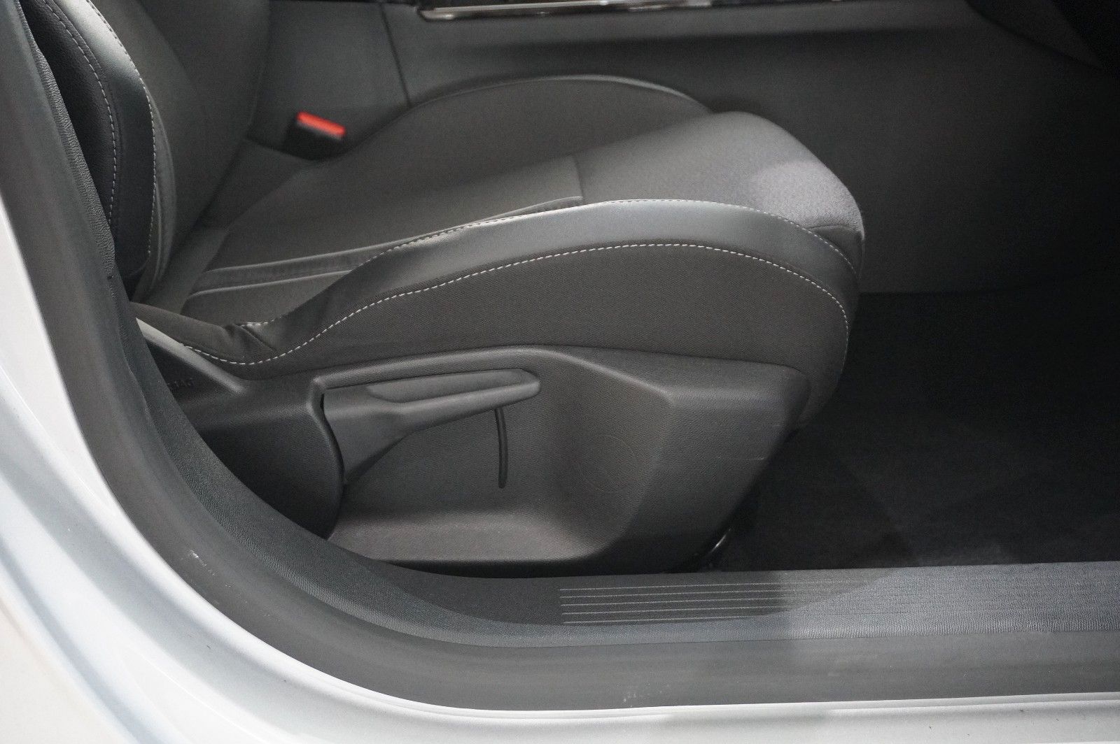 Fahrzeugabbildung Opel Astra L Lim. 1.6 HYBRID GS SPORT NAVI/360°/SPORT