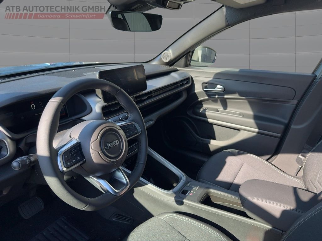 Fahrzeugabbildung Jeep Avenger e-Hybrid Altitude NAVI ALLWETTER WINTER
