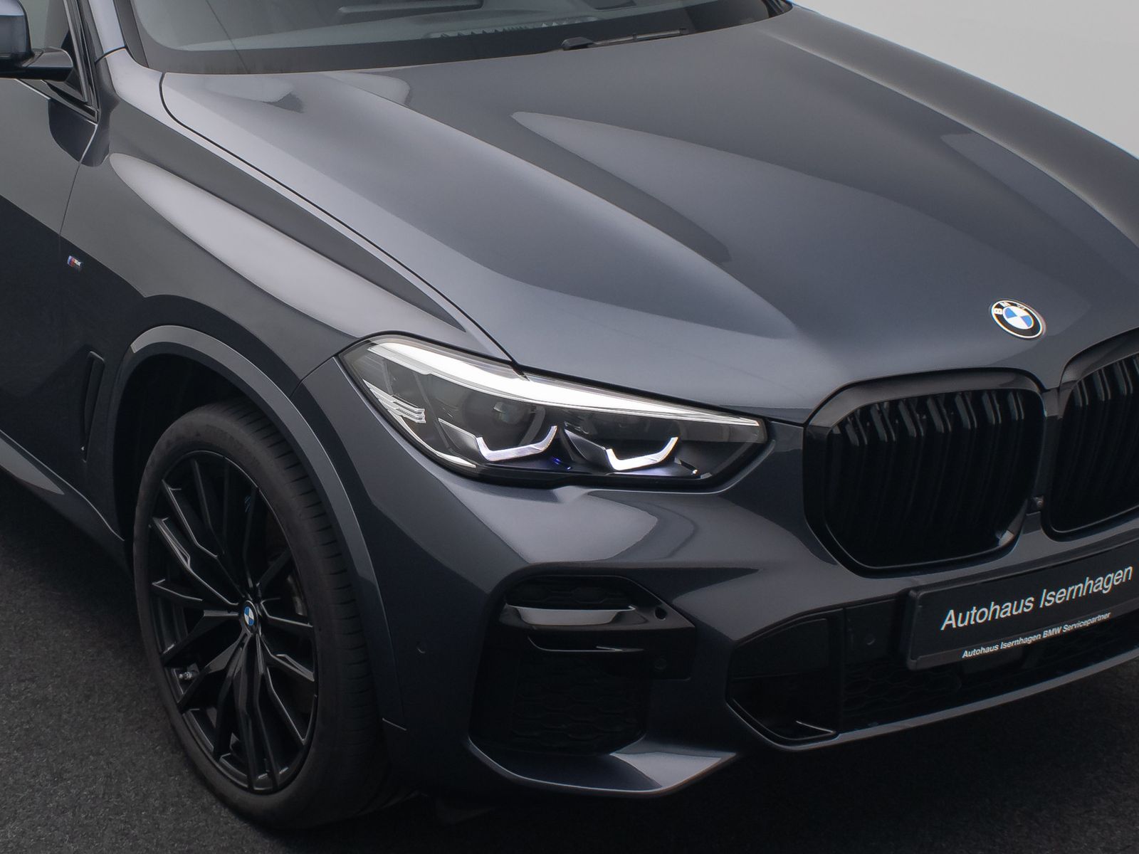 Fahrzeugabbildung BMW X5 xD30d M Sport 360&deg; HUD SoftCl Panorama 22Zoll