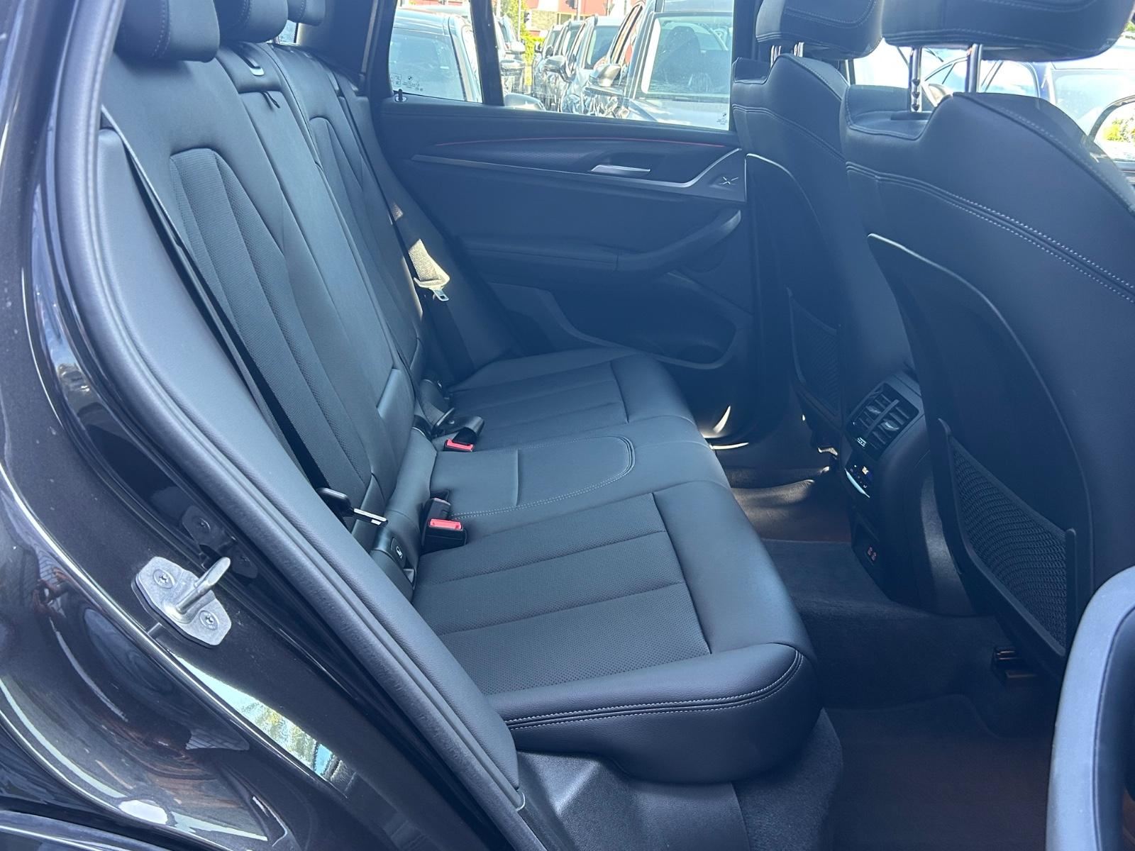 BMW X3 xDrive 20d M Sport PANO LASER ACC HUD AHK 20" — 24