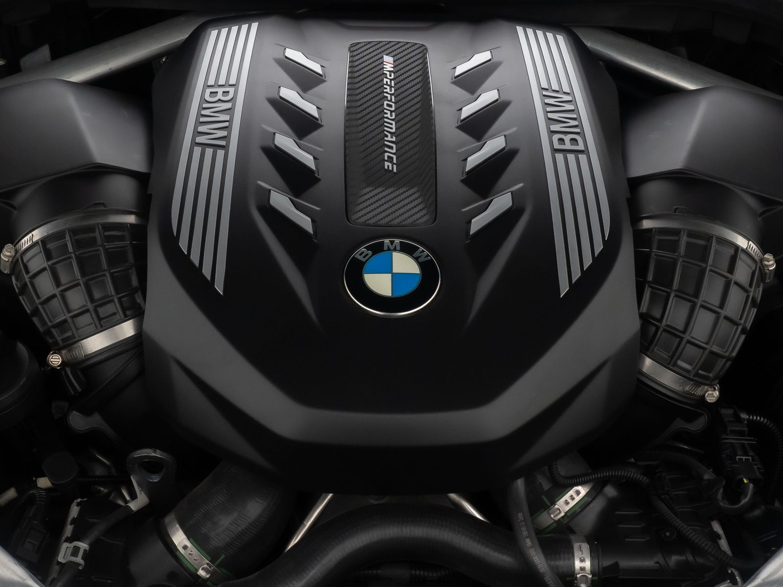 Fahrzeugabbildung BMW X6 M50i 360&deg;Laser DAB H/K Panoram Individual 22"