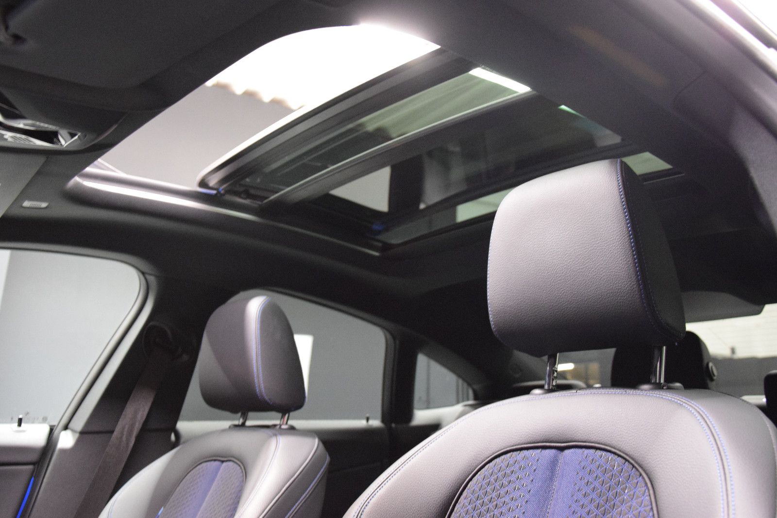 Fahrzeugabbildung BMW 220 d xDrive Gran Coupé M Sport Pano ACC Memory