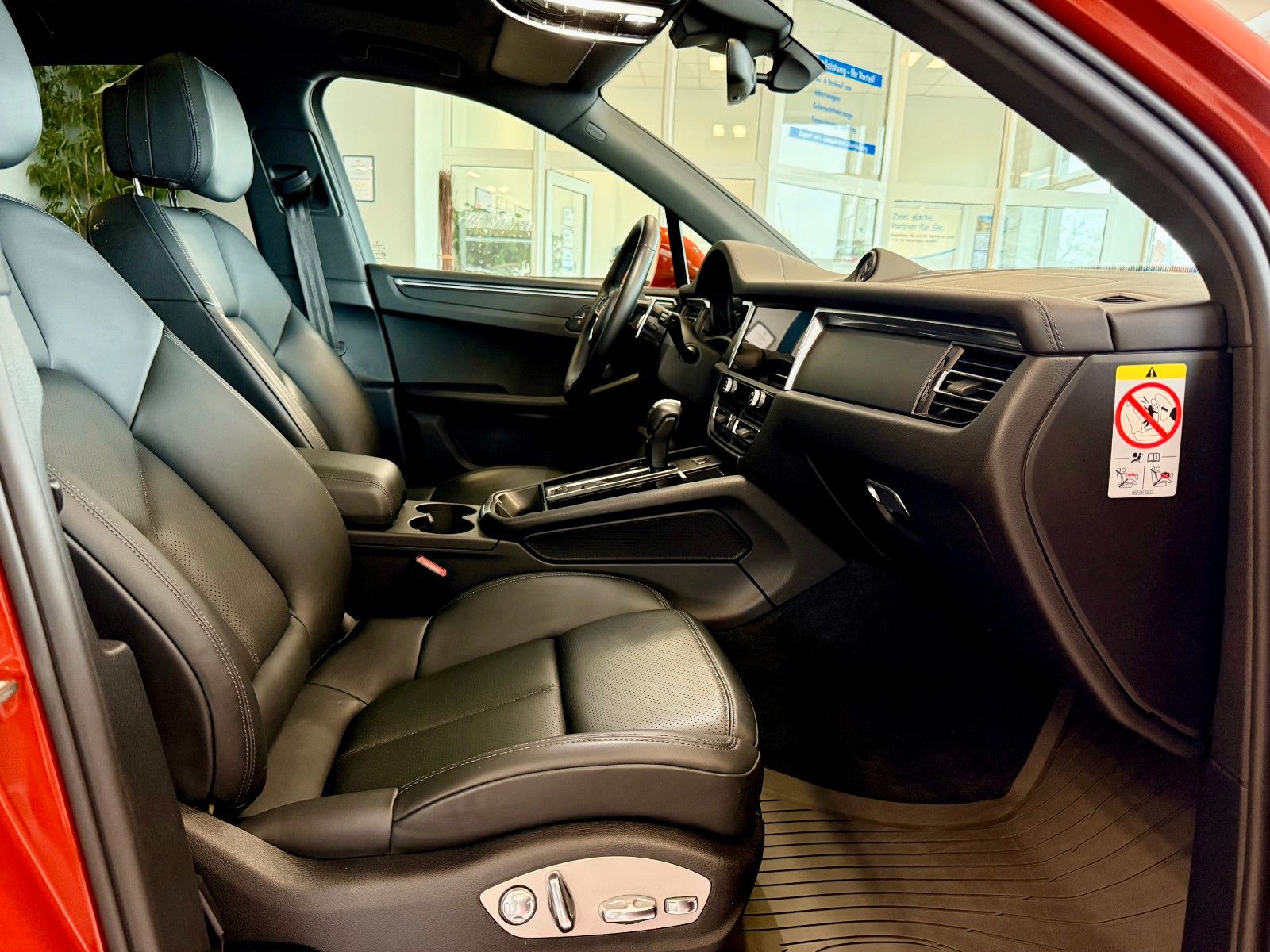 Fahrzeugabbildung Porsche Macan Luftfederung/Panorama/Keyless/21Zoll/BOSE