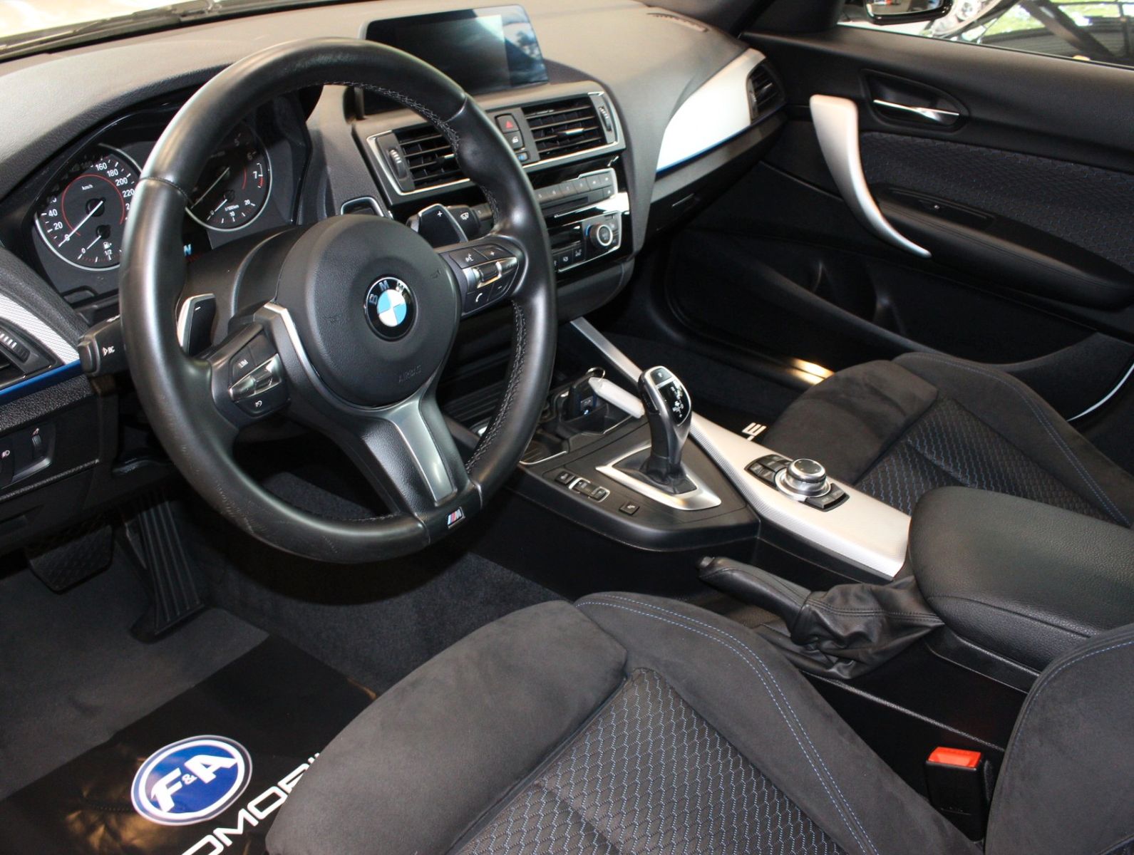 Fahrzeugabbildung BMW M135 i xDrive 2.Hand*LED*MWST*Top Zustand