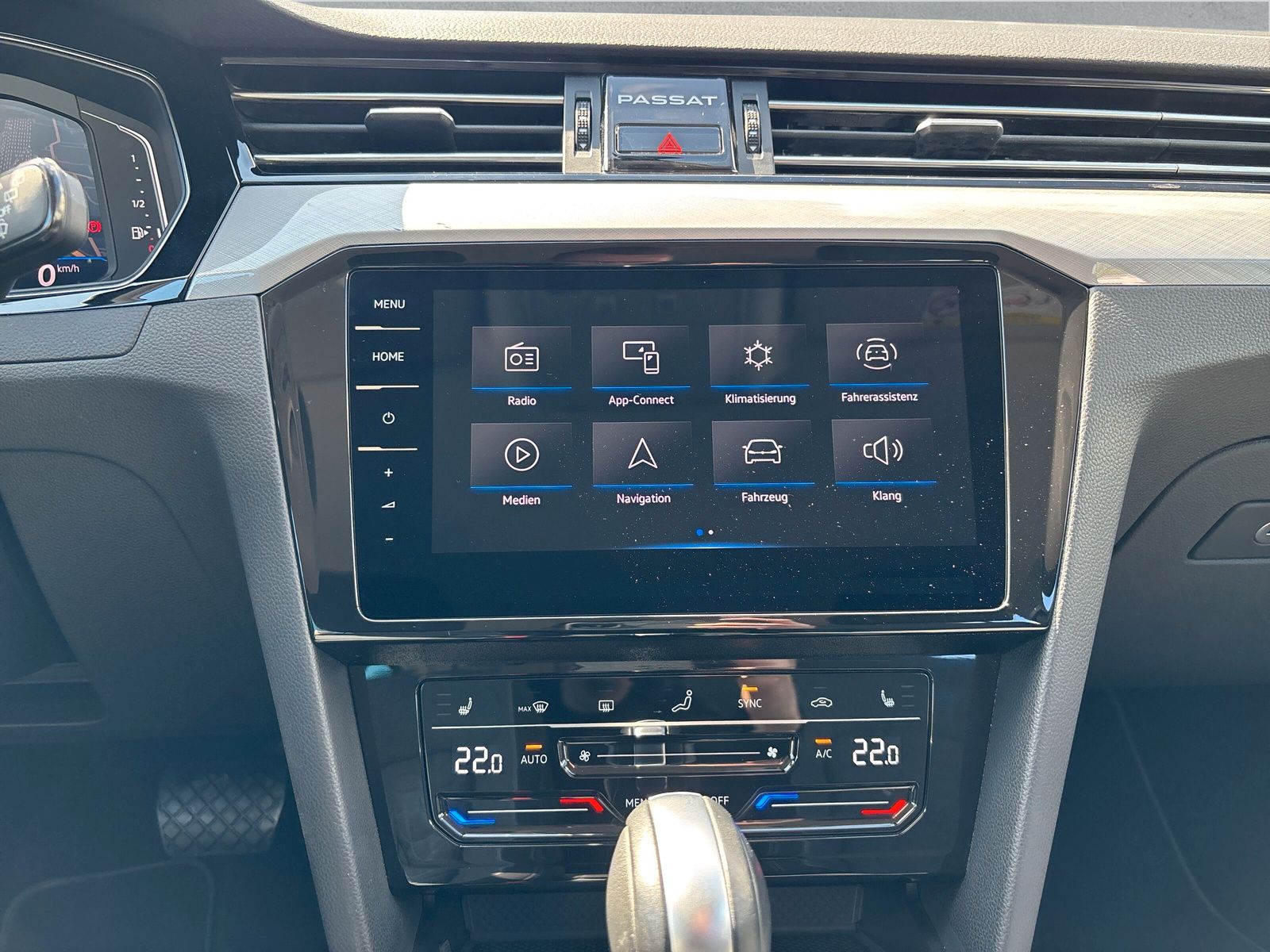 Fahrzeugabbildung Volkswagen Passat Variant Business 1.5 TSI DSG RFK App-Conn