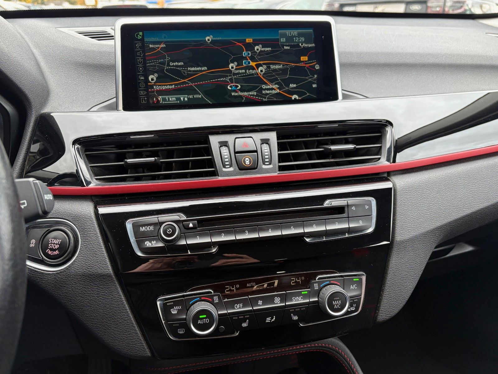 Fahrzeugabbildung BMW X1 xDrive25i Aut. SPORT LINE Navi LED HUD HiFi