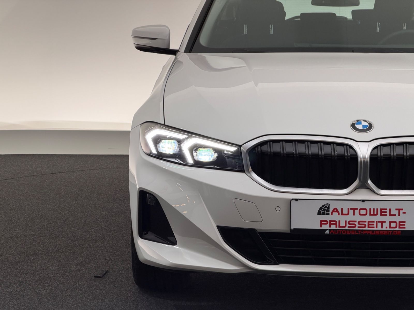 BMW 318i Touring*SHADOW*LED-R.KAM-SHZ-TEMPO-WIDESCRE foto 18