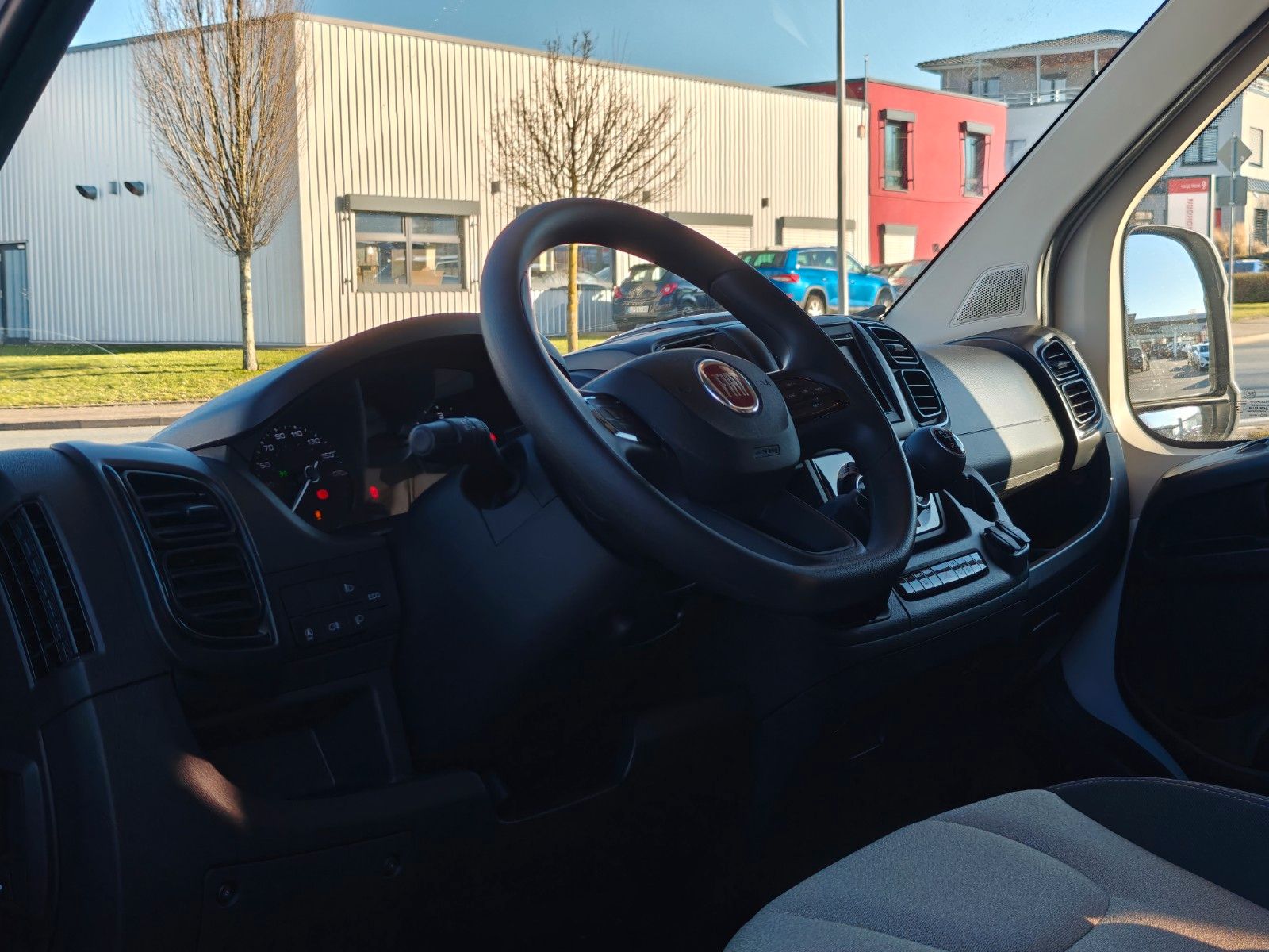 Fahrzeugabbildung XGO Dynamic 99 P + Hubbett, Solar, SAT, TV, Markise