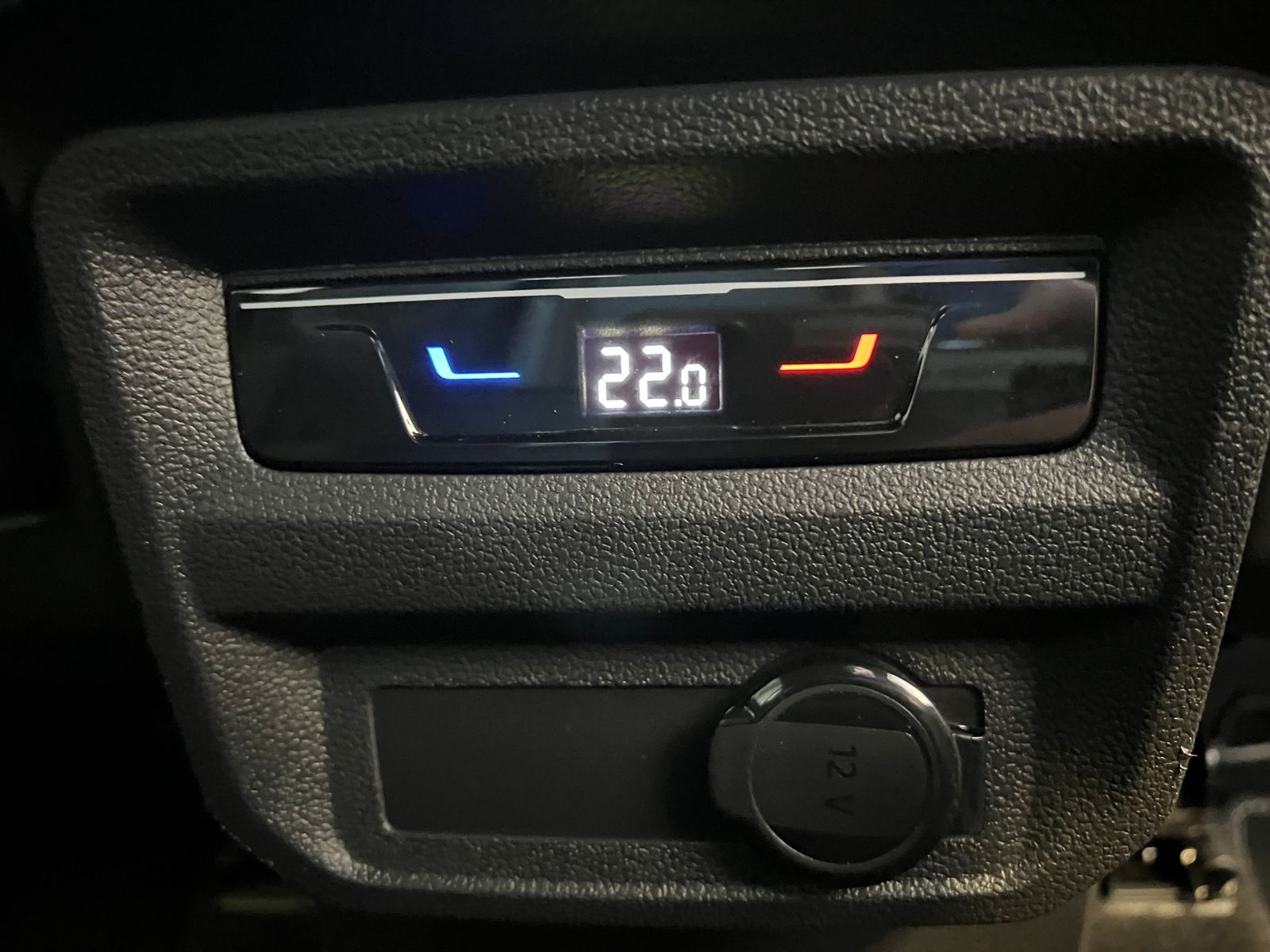 Fahrzeugabbildung Volkswagen Tiguan R-Line 2.0 TDI DSG 4MOTION *AHK, LED, Bla