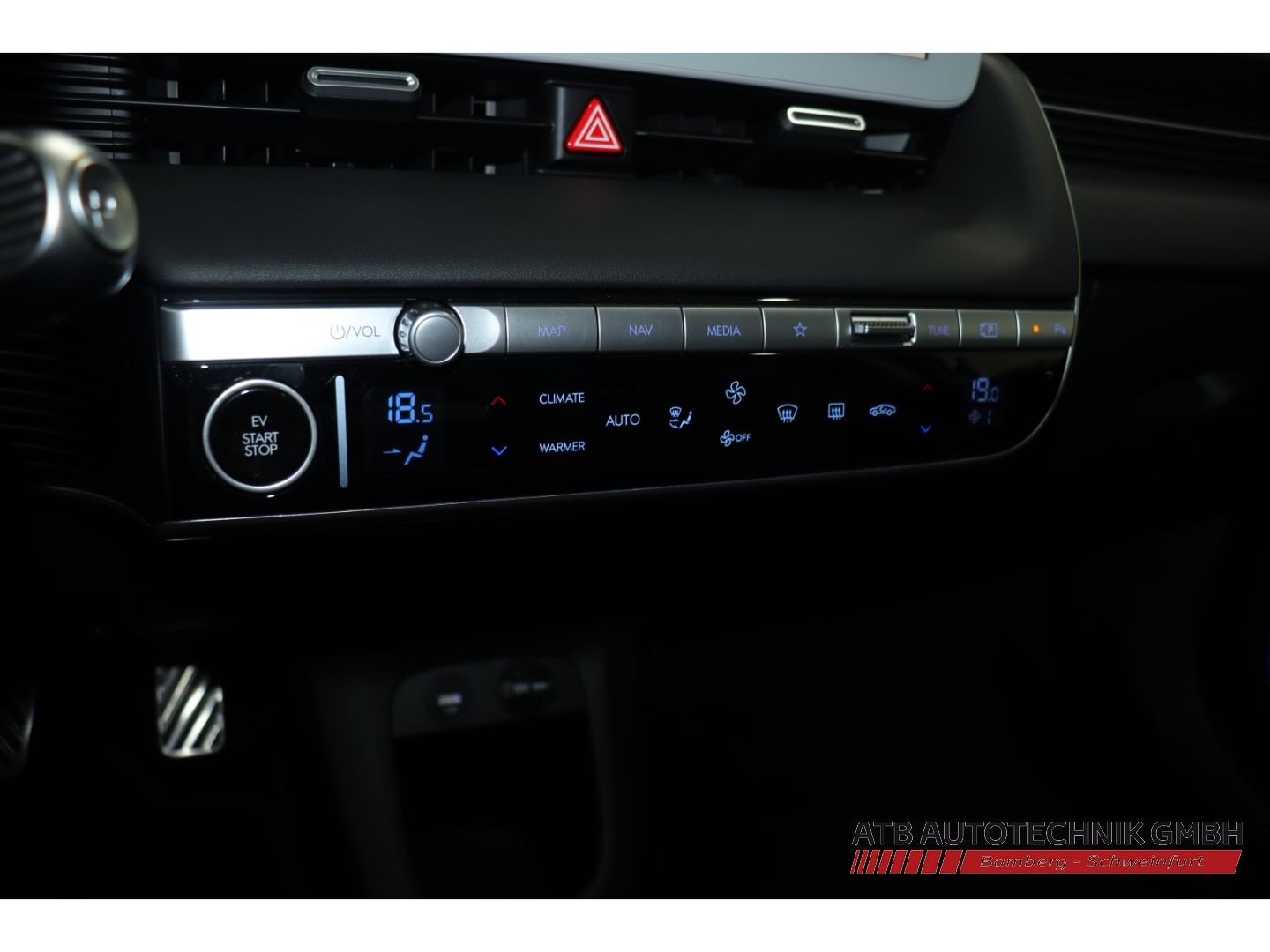 Fahrzeugabbildung Hyundai IONIQ 5 77,4 kWh UNIQ 98,8% SOH HUD Panorama Nav