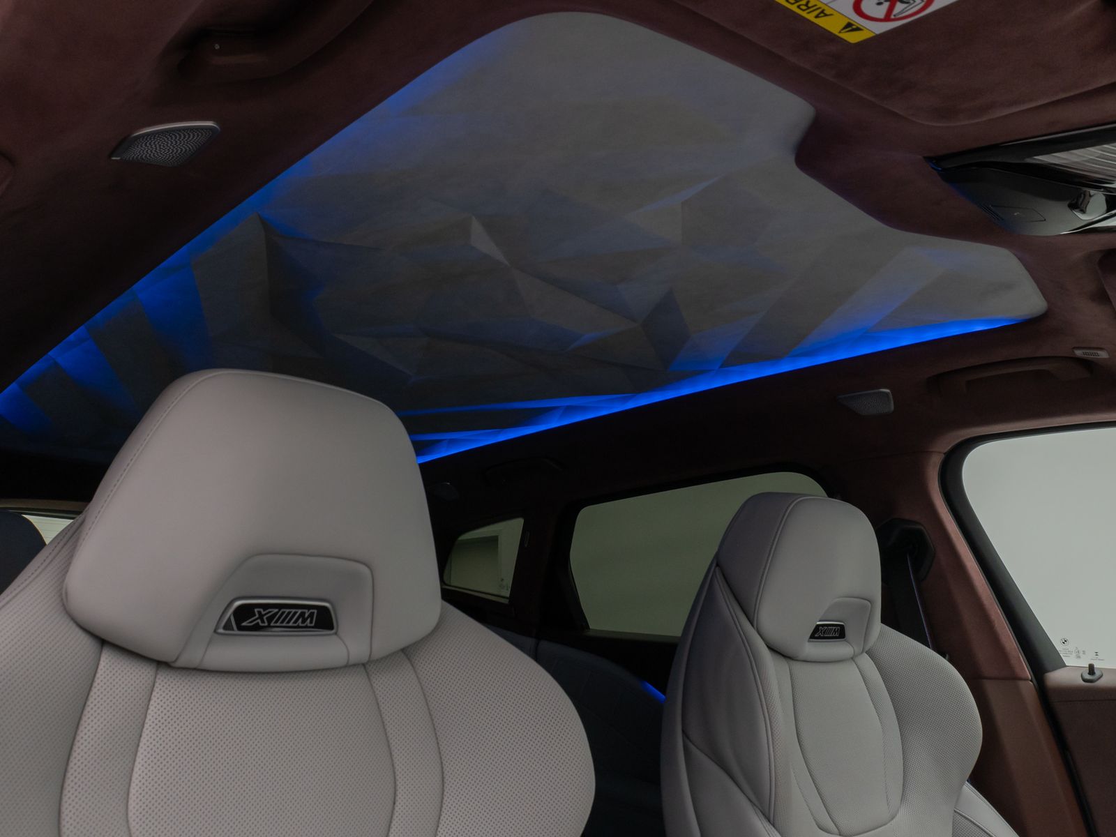 Fahrzeugabbildung BMW XM Individual M Sitze DAB B&W Massage SoftClose