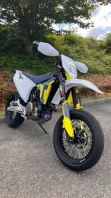 Husqvarna 701 Supermoto - HUSQVARNA 701 SUPERMOTO