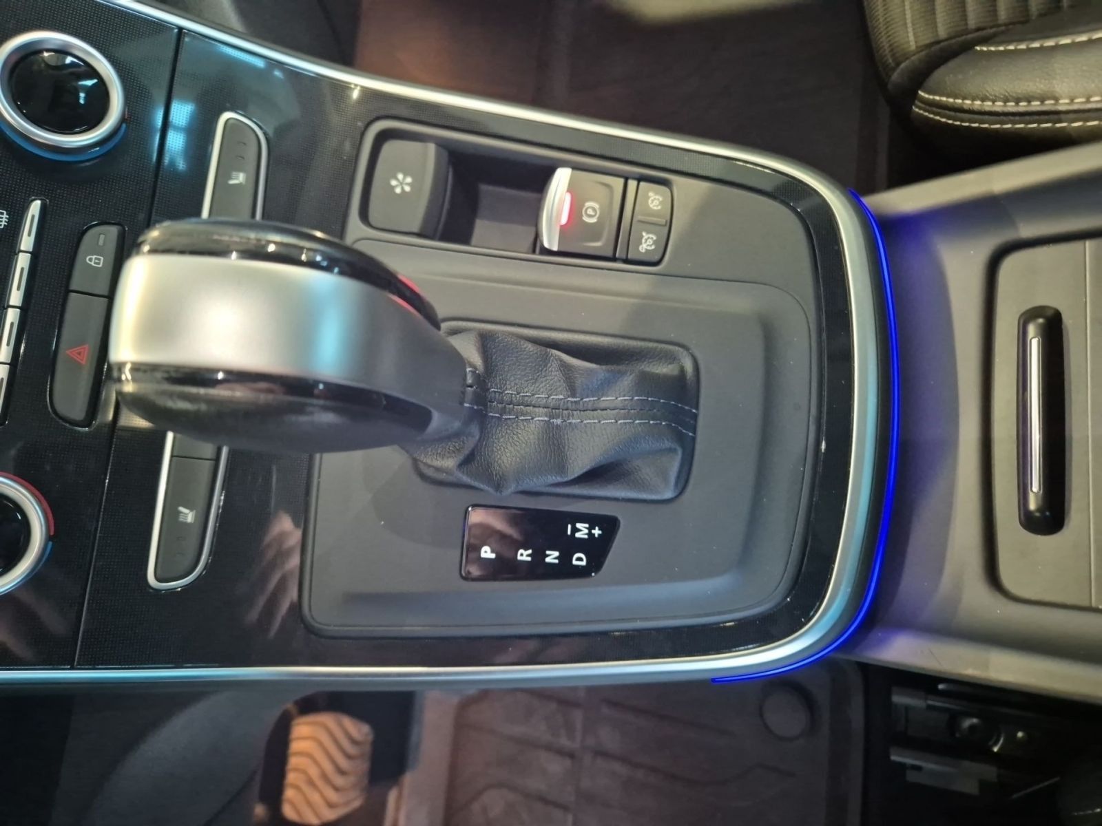 Fahrzeugabbildung Renault Scenic 1.3 TCe 140 Energy BOSE Edition Automatik