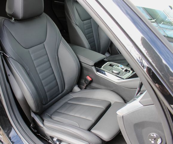 BMW i4 Gran Coupe 40 eDrive / M SPORT / LIVE COCKPIT