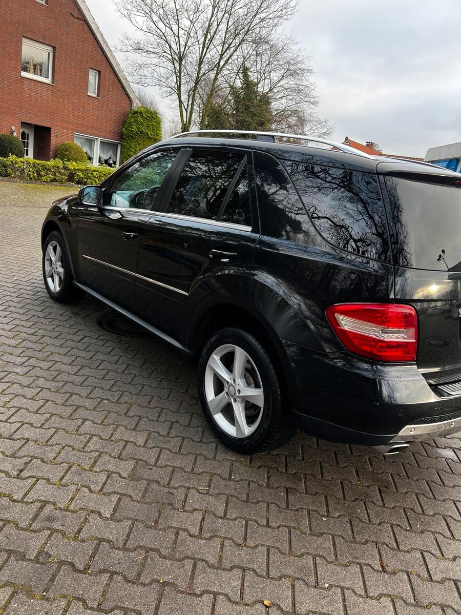 Mercedes-Benz ML420 2009 — engine 306 HP (225kW)