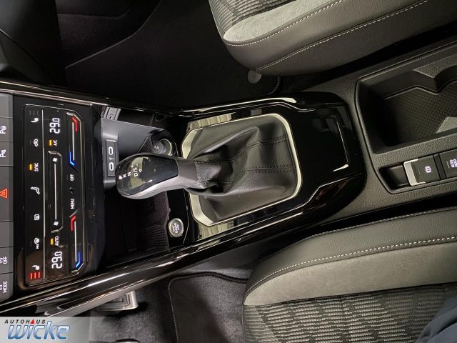 T-Roc 1.5 TSI DSG R-Line NAVI KLIMA AHK REAR VIE
