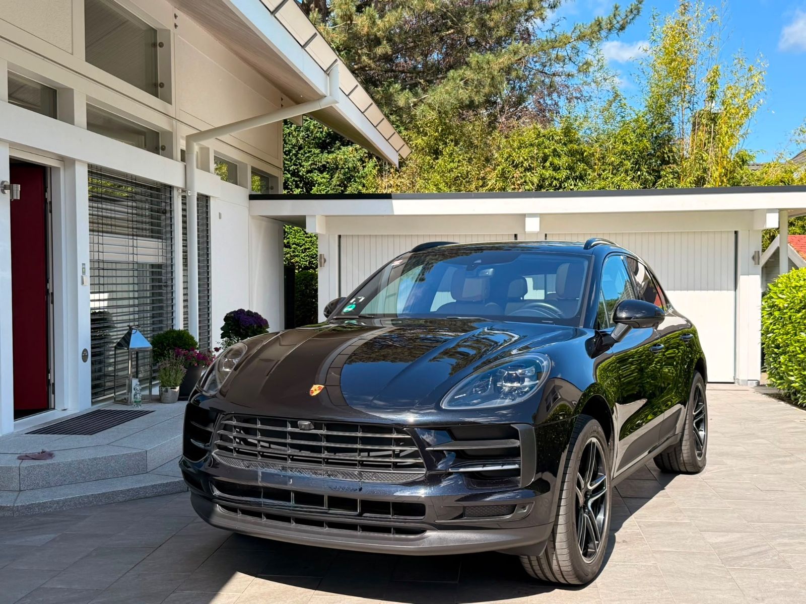 PORSCHE Macan - -
