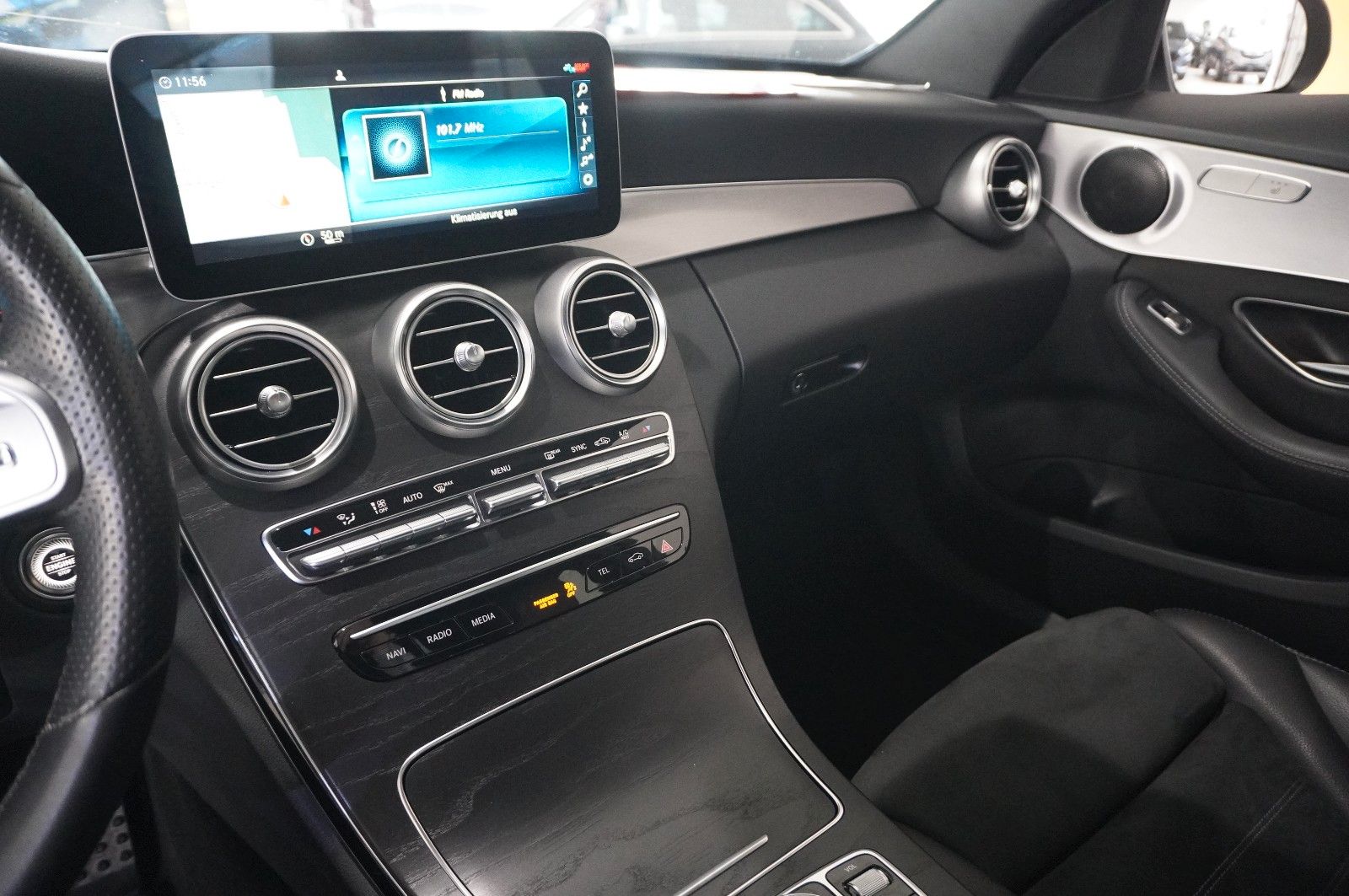 Fahrzeugabbildung Mercedes-Benz C 220D LIM. AMG LINE NAVI/LED/KAMERA/SPORT/AHK