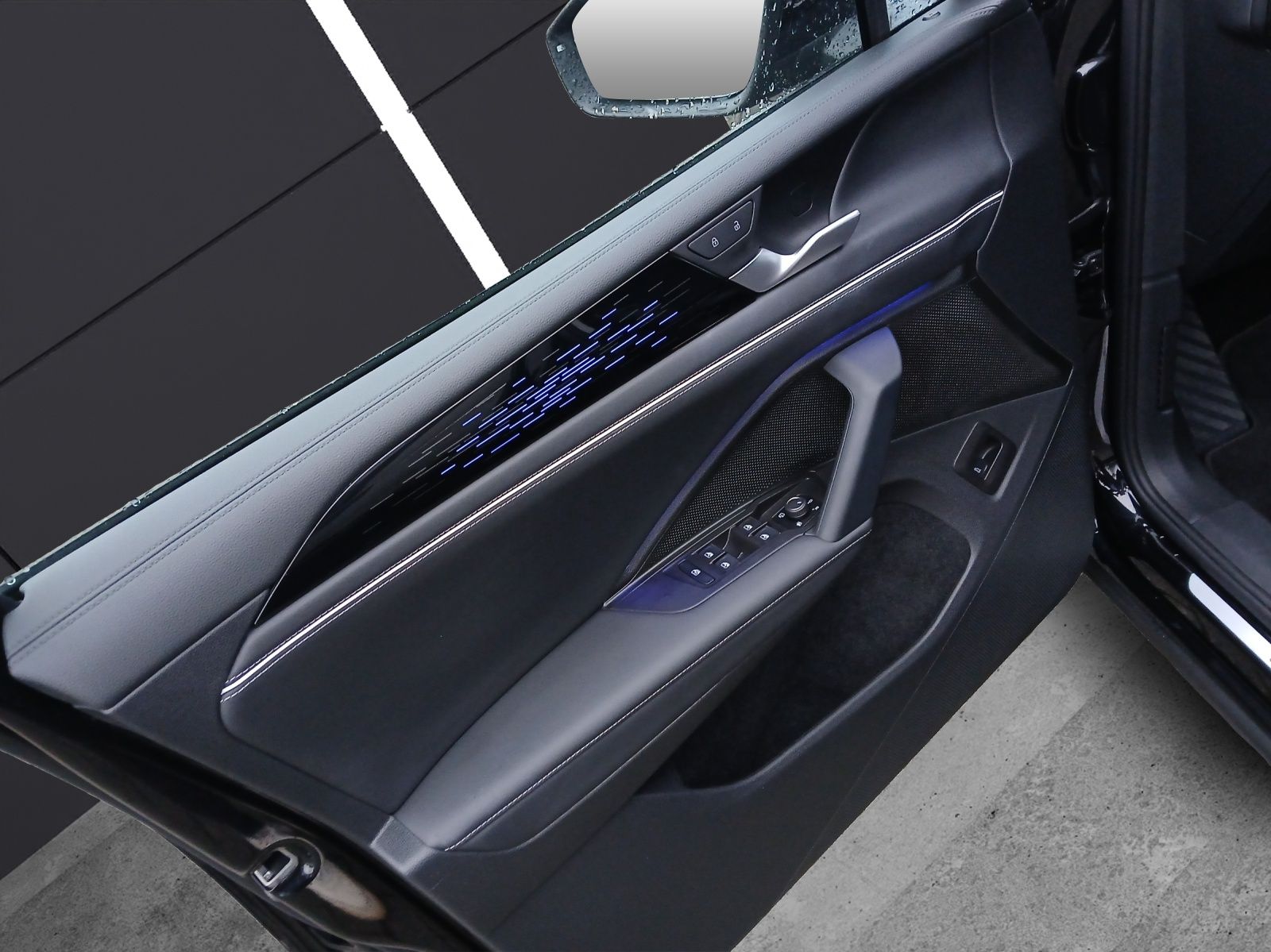 Fahrzeugabbildung Volkswagen Tiguan eTSI Elegance Matrix AHK Navi AID ACC RFK