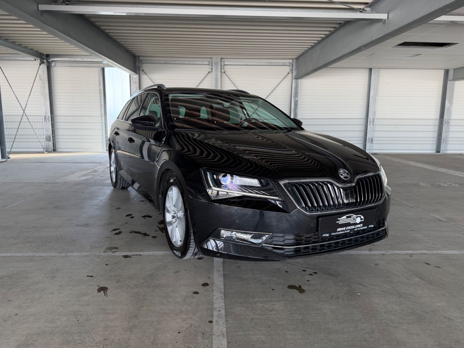 Skoda Superb Combi Style 4x4 AUT AHK SH MEMO CarPl PDC foto 2